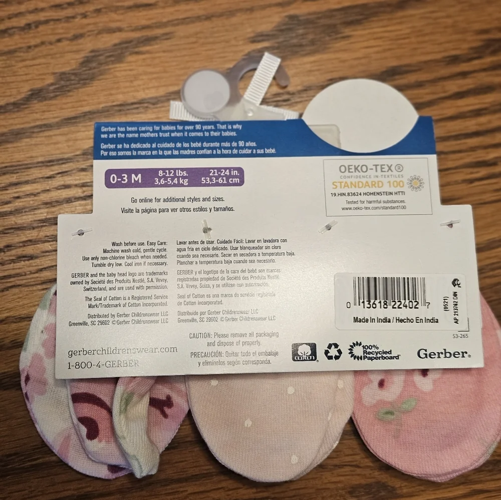 New Gerber 3pk girl mittens 0-3 months